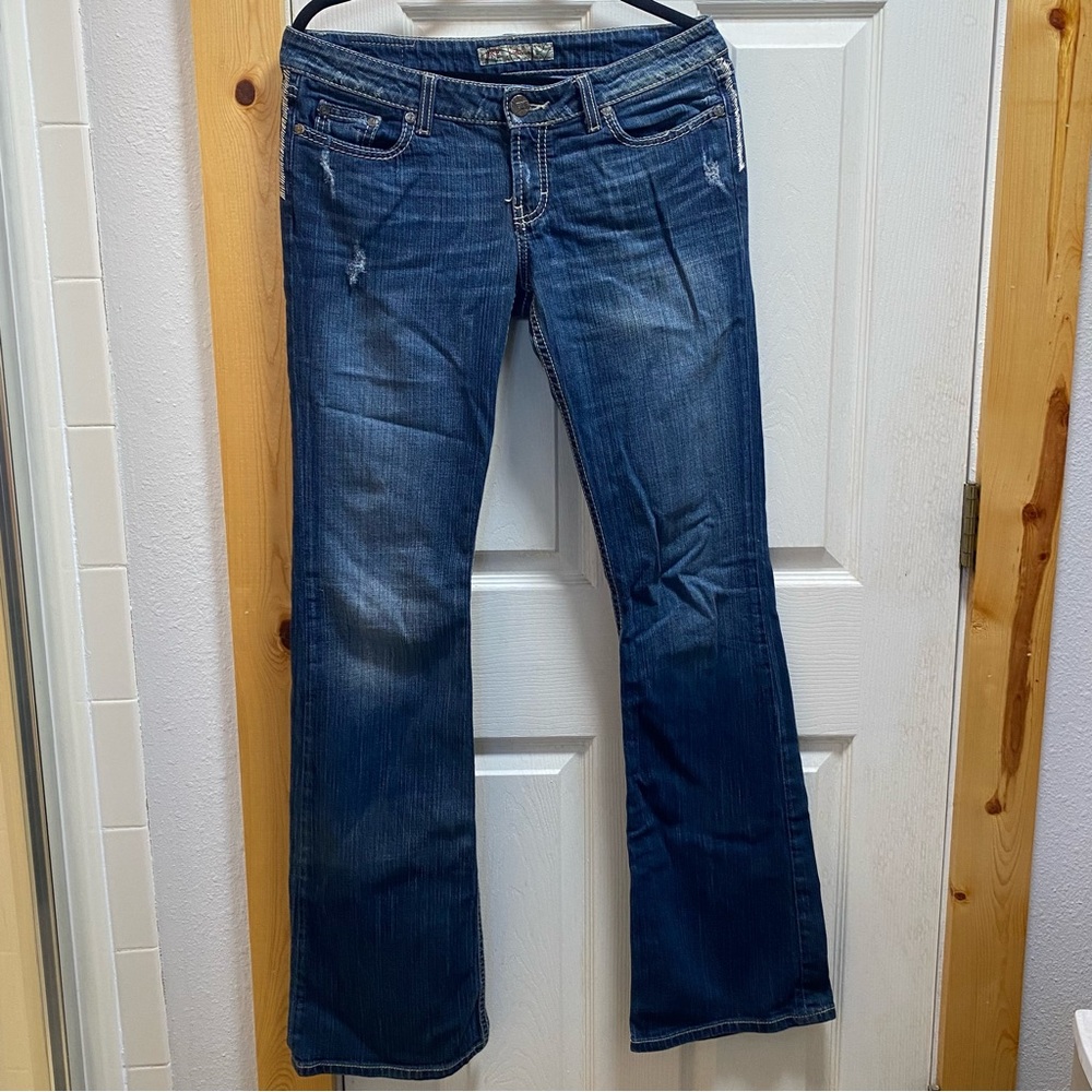 BKE Sabrina Style Women's Blue Jeans w/Silver Embroidered Pockets, Size 29x37.5